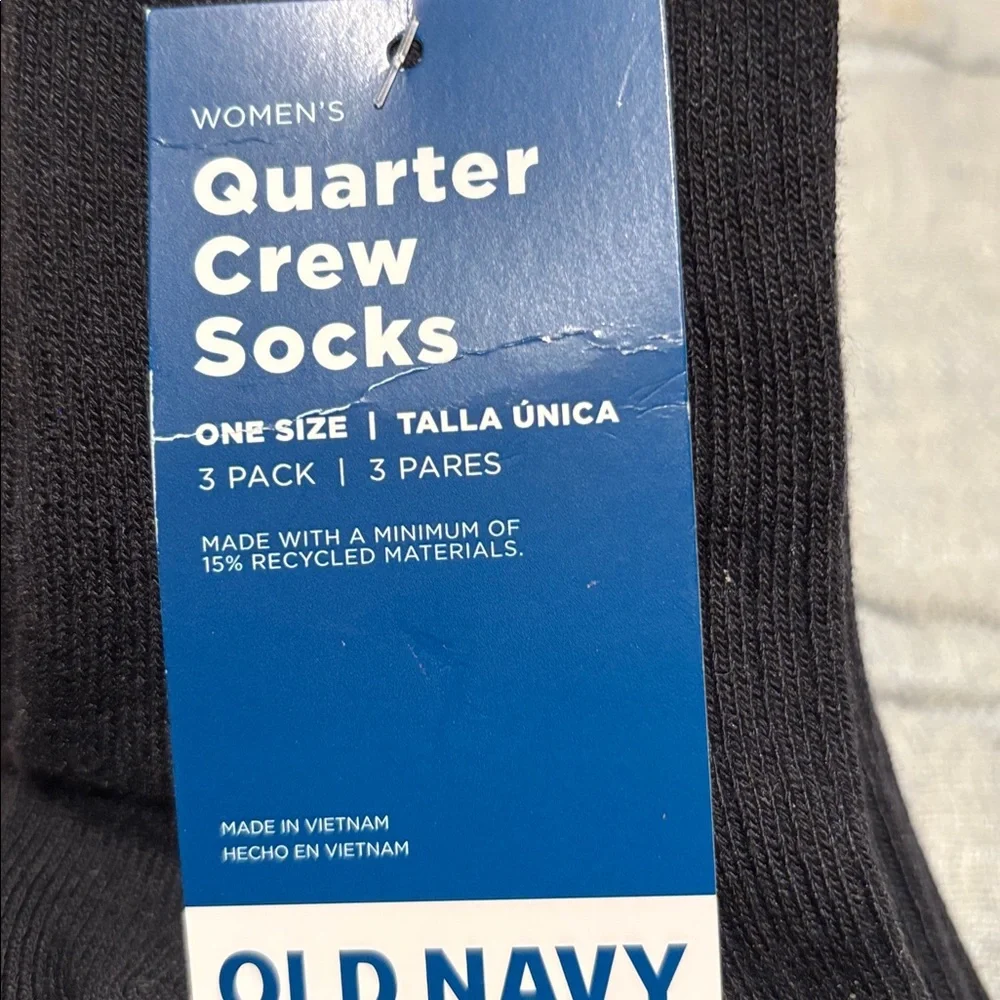 NWT Old Navy Quarter Crew Socks.